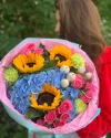 Букет дофамин №7 с гортензией и подсолнухами